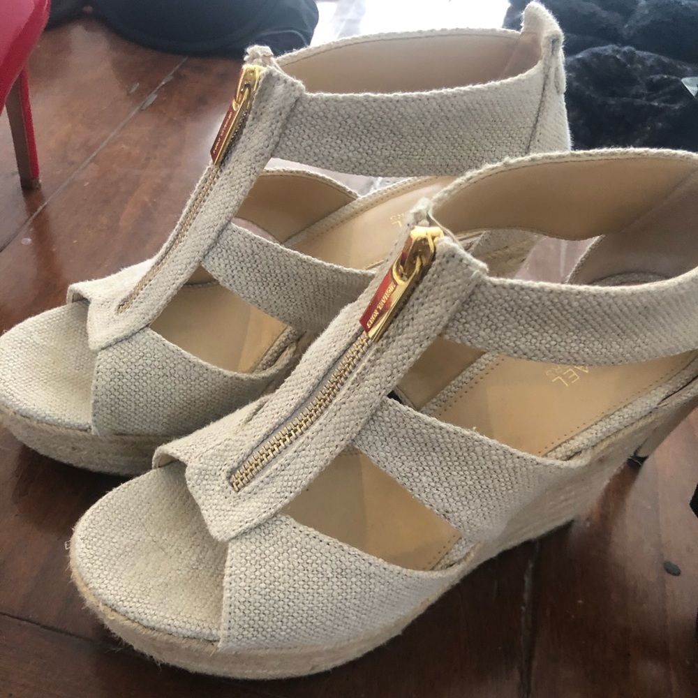 Michael kors size 7 wedges